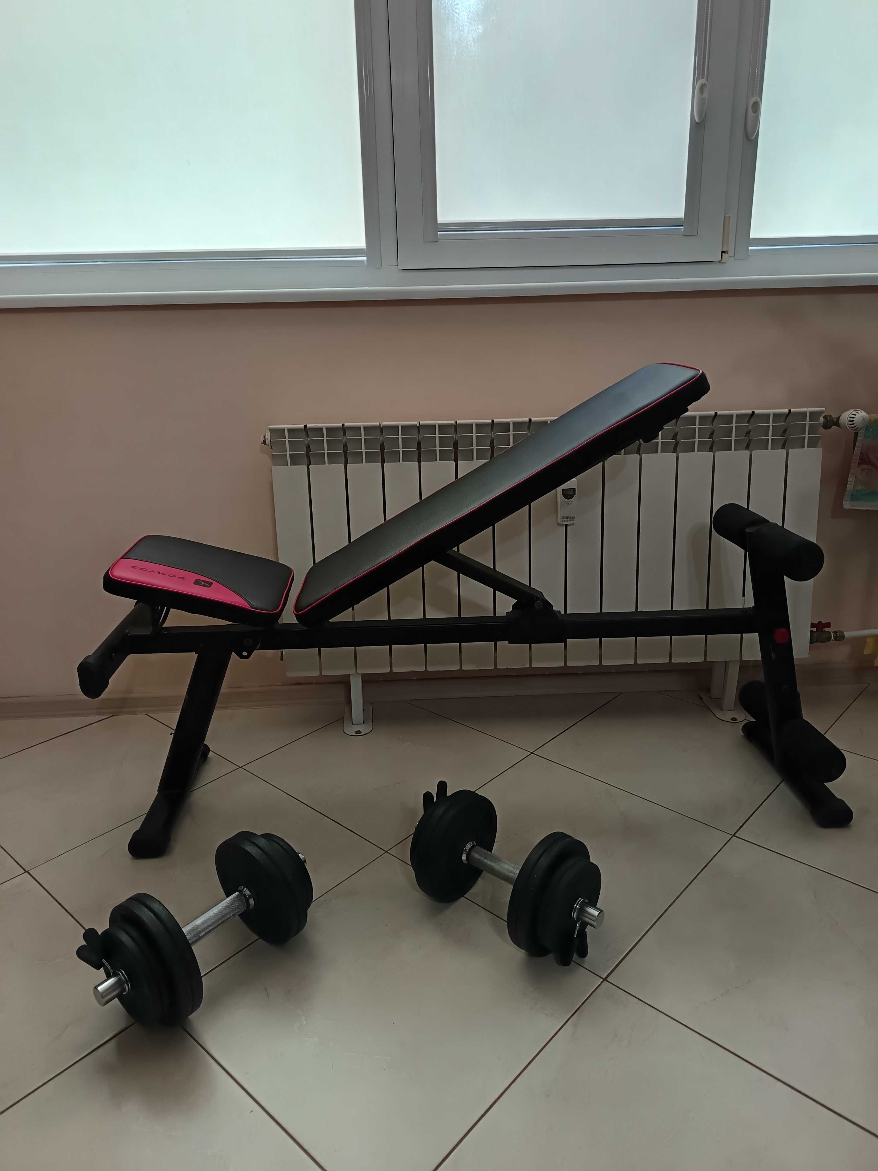 Продавам лежанка с два дъмбела