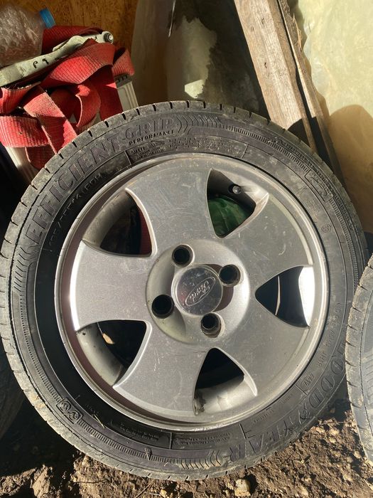 Jante cu cauciuri de vară  Good Year Ford fiesta 185/55/14