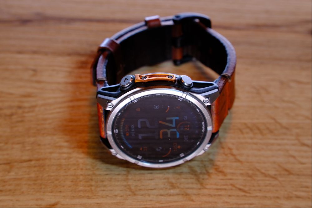 Garmin Fenix 8 AMOLED Sapphire Titan Orange 47mm