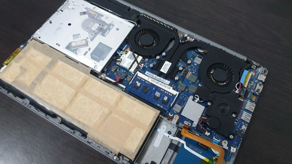 Piese laptop Samsung Notebook 700Z