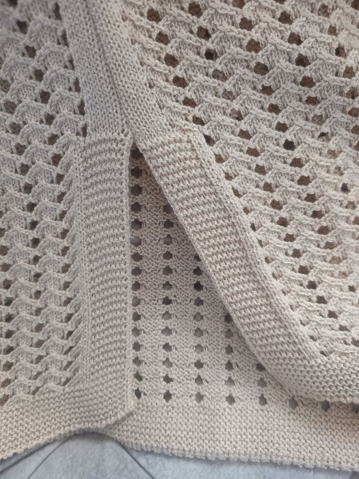 Pulovar lucrat manual , tip vesta