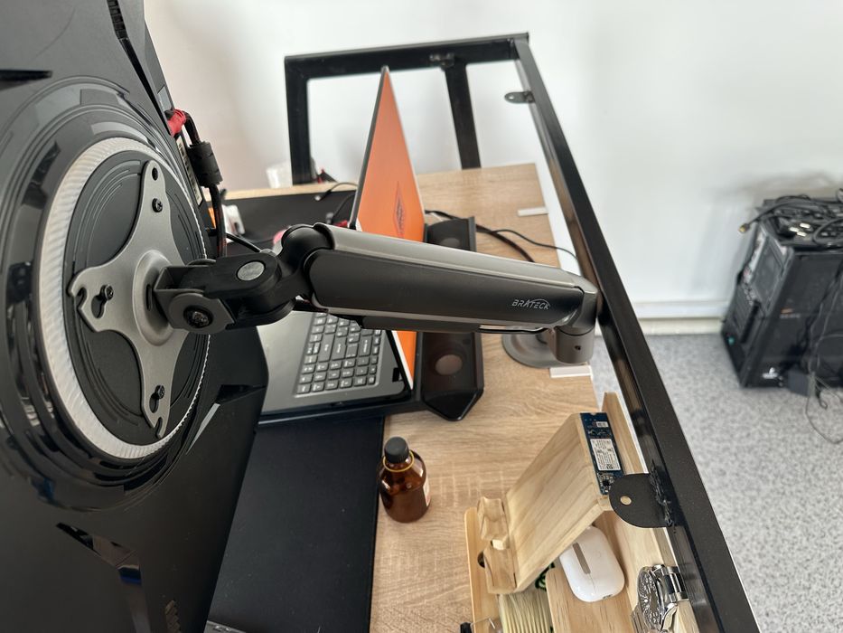 кронштейн для монитора