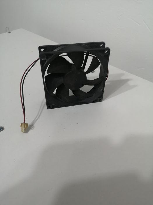 Вентилятор 80мм.