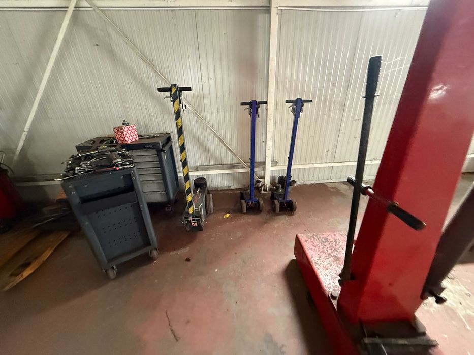 hala service auto /camioane