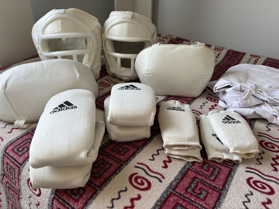 Продам шлем для каратэ