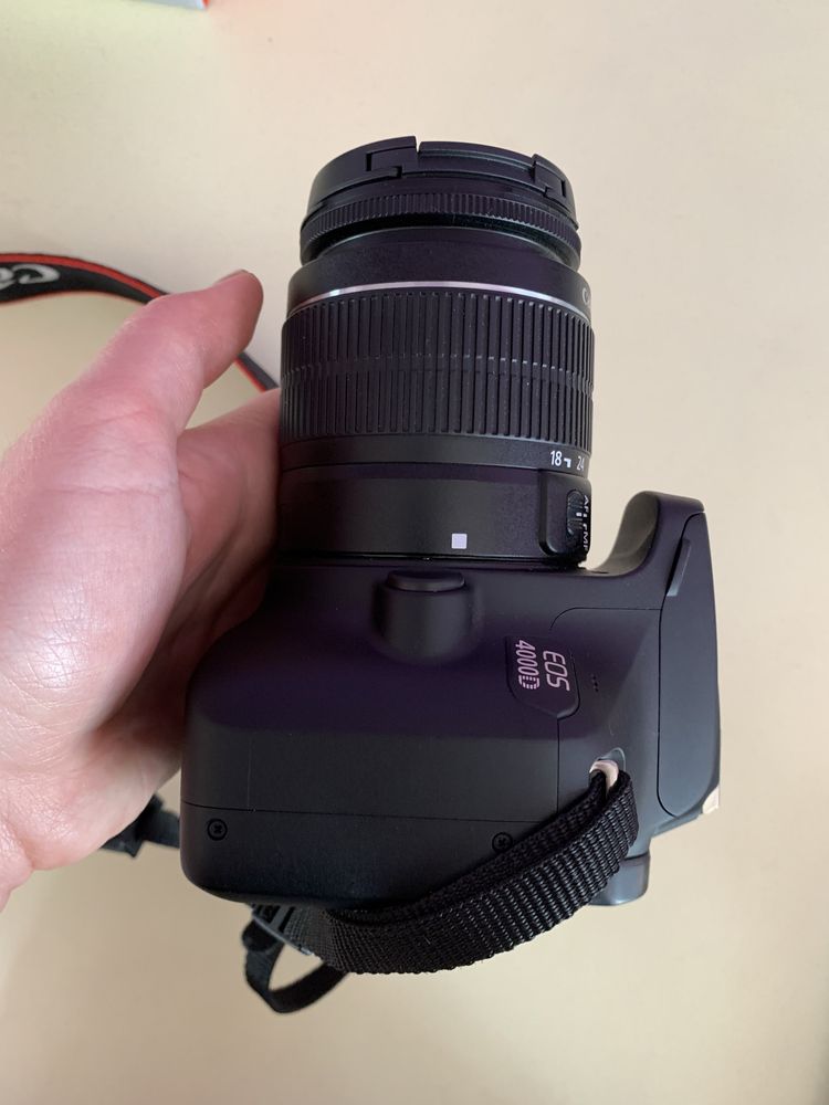 Canon EOS 4000D (4500 cadre) Kit cu Obiectiv EF-S