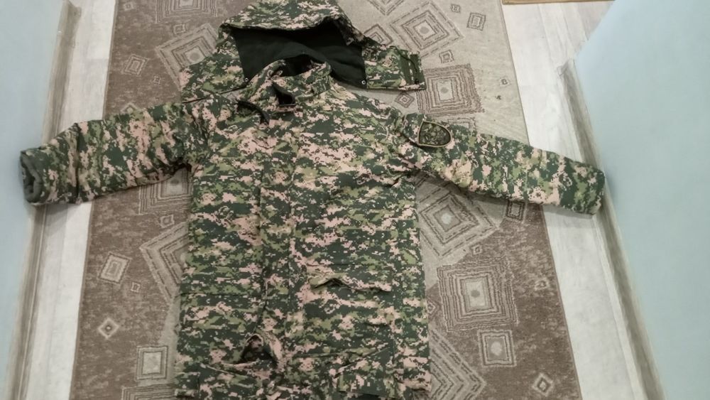 Продам бушлат зимний.