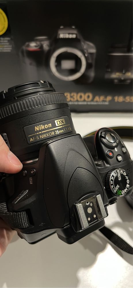 Продавам фотоапарат Nikon D3300 + подарък