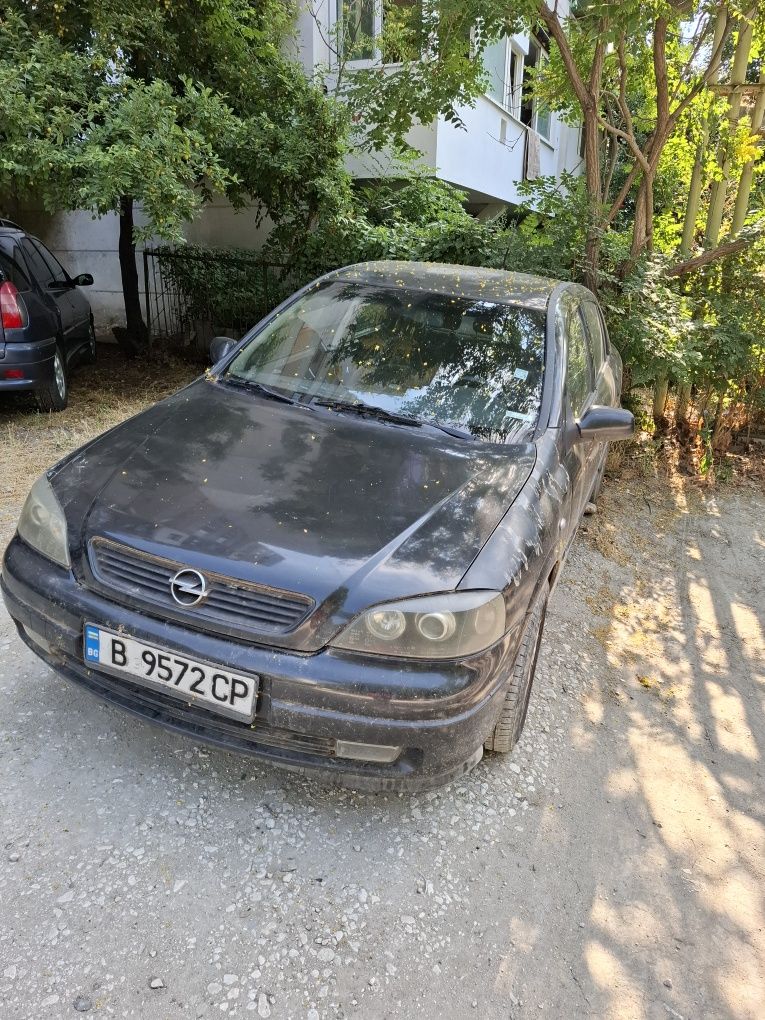 Продавам Опел Астра 1.6