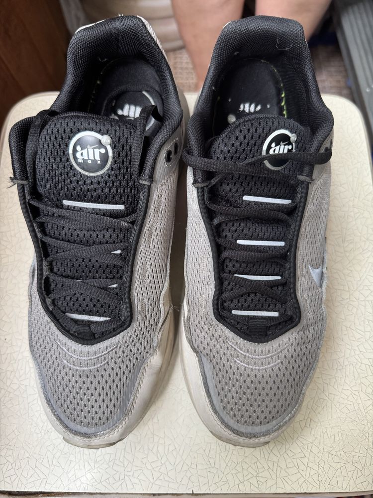 Кросовки Nike zoomx invincible run 03 торг уместен
