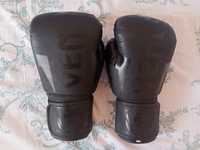 Перчатки боксерские VENUM