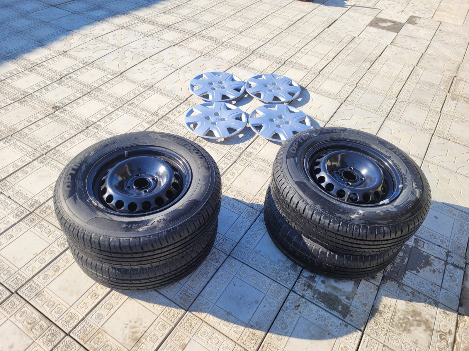 Срочно срочно!!!Продам комплект стояли на Шевроле кобальт 185/75R14