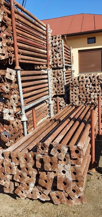 Închiriez popi metalici de 3m, 3,5m și 4,5m