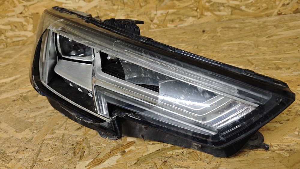 Десен фар за Ауди А4  Audi A4 B9 Full LED