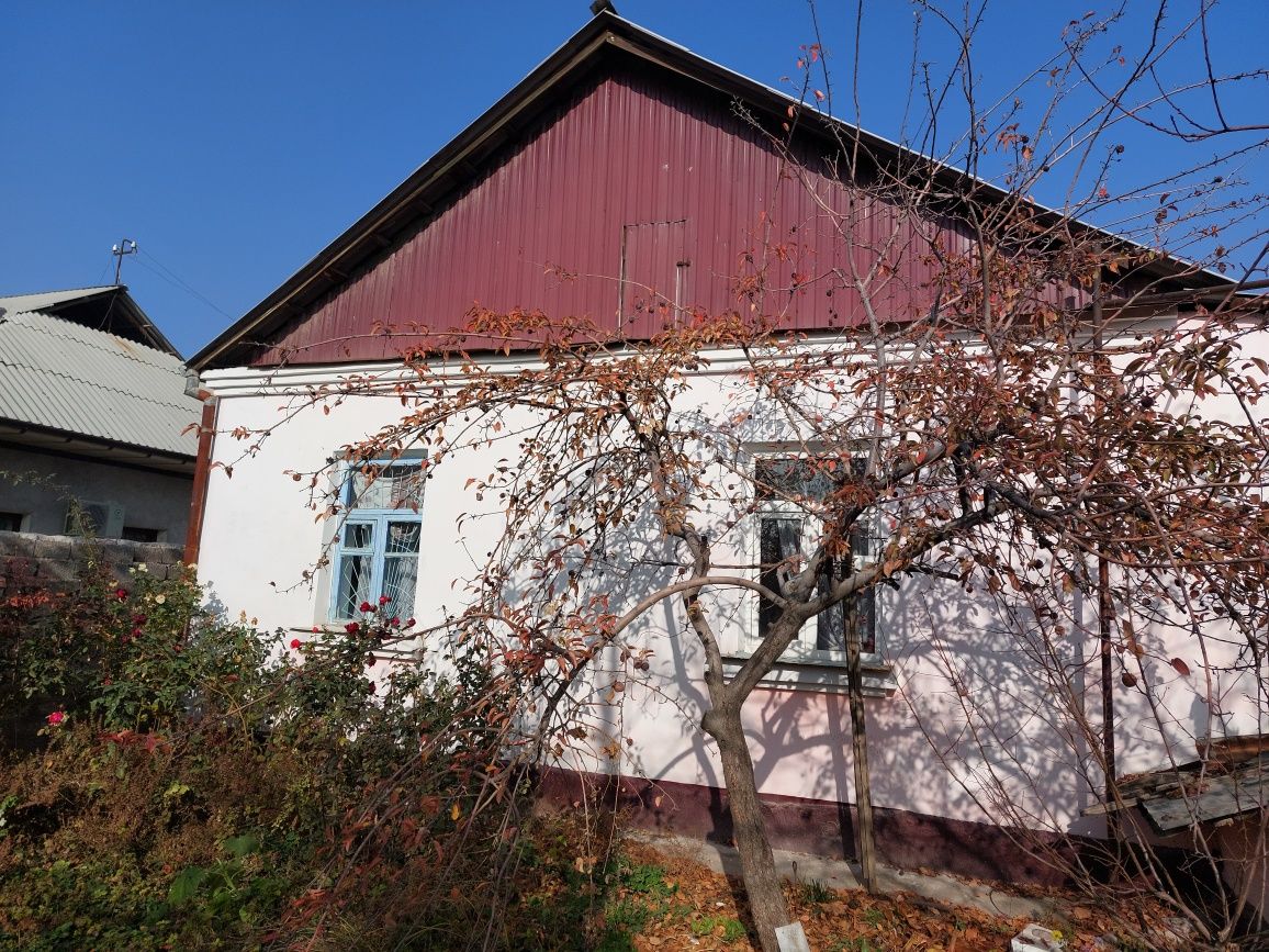 Продаётся дом в Алмалыке, на Целине.