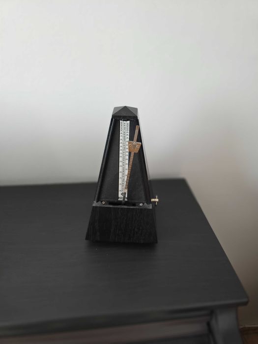 Pian  Hemingway DP-501