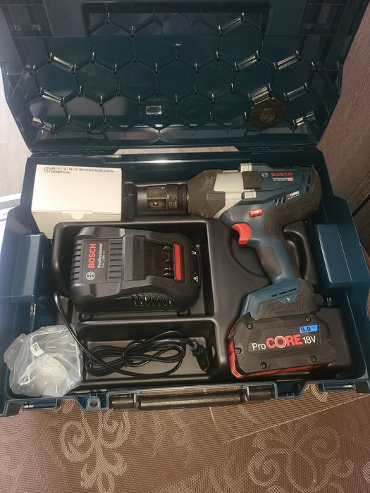 Гайковёрт BOSCH,аккумуляторный