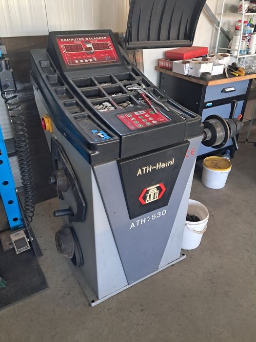 Aparat de echilibrat si dejantat roti ATH Heinl