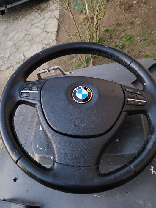 Vând volan bmw seria 5 f10