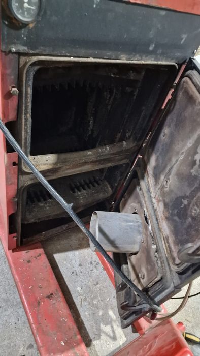 Vând centrala ferroli fonta 30kw cu arzator de peleti