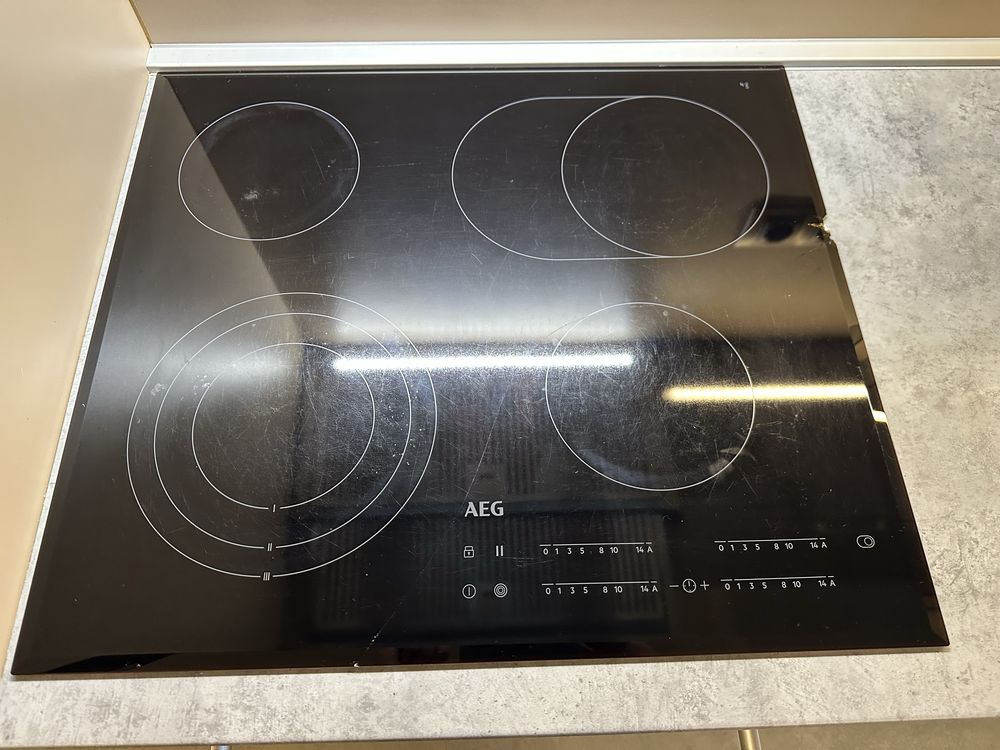 Плот за вграждане AEG HK654070FB
