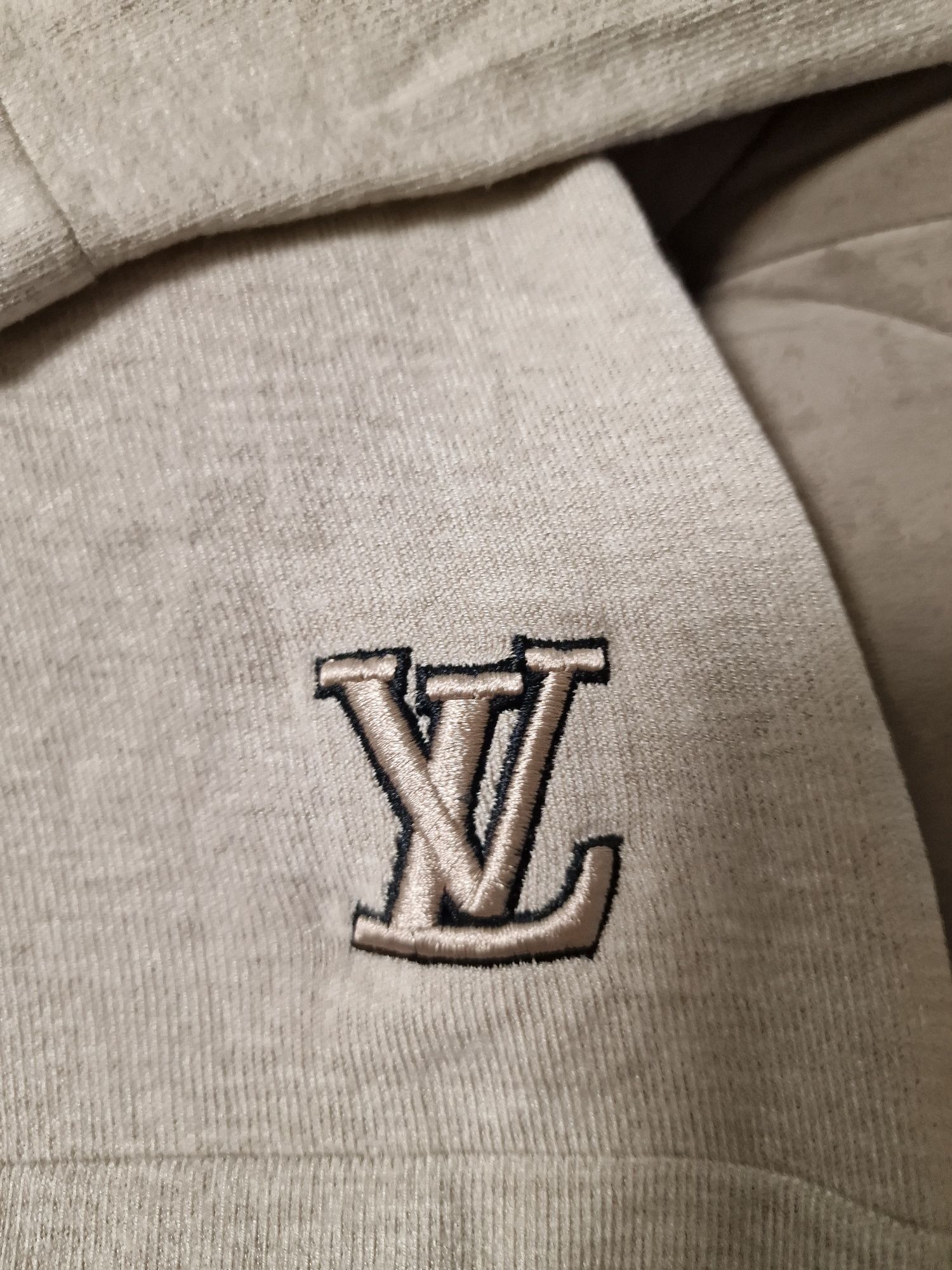 Pulover Louis Vuitton nou