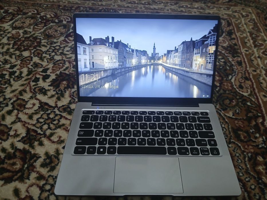 Celeron (R) N4000
