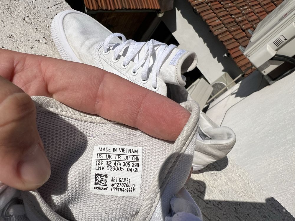 Adidas Tenis 47 1/3