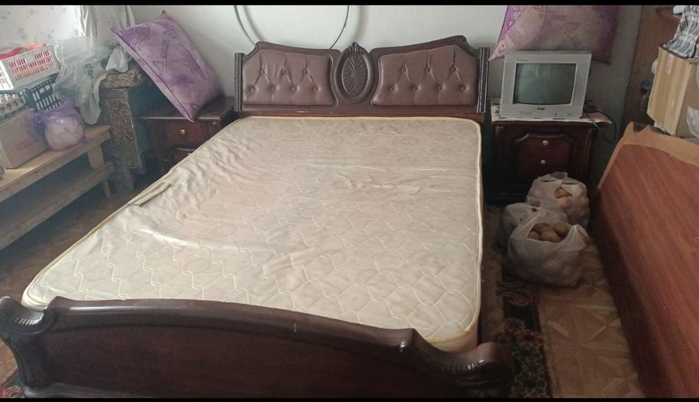 Продам спальный гарнитур