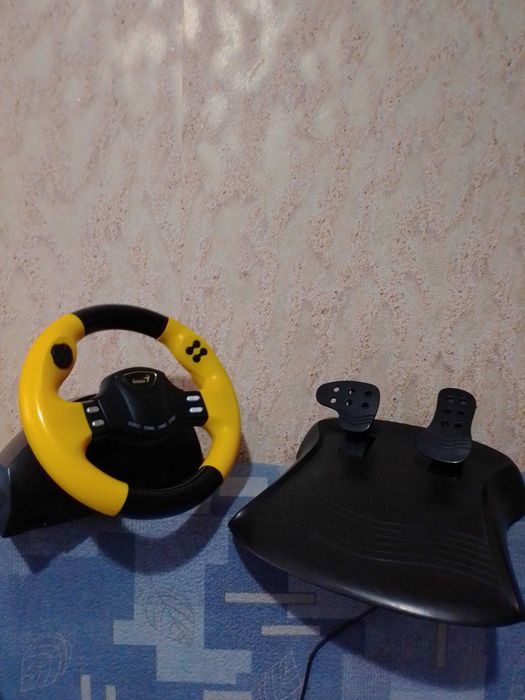 Руль игровой Genius