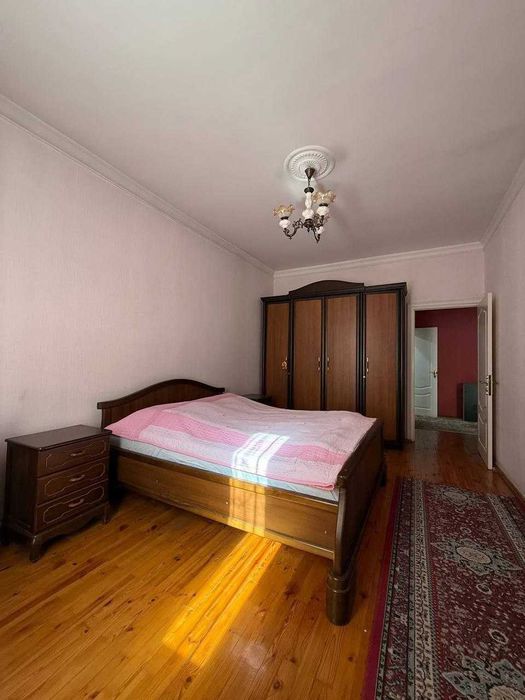 Продаётся квартира Эльбек Попугайчик 3/1//4  140м2