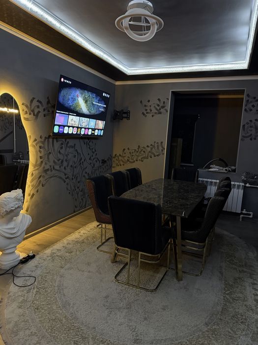 Стол со стульями (президент формат)