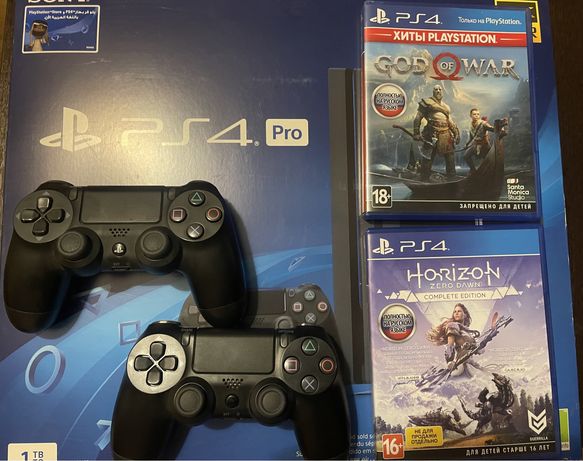PS4 Pro два геймпада и две игры.