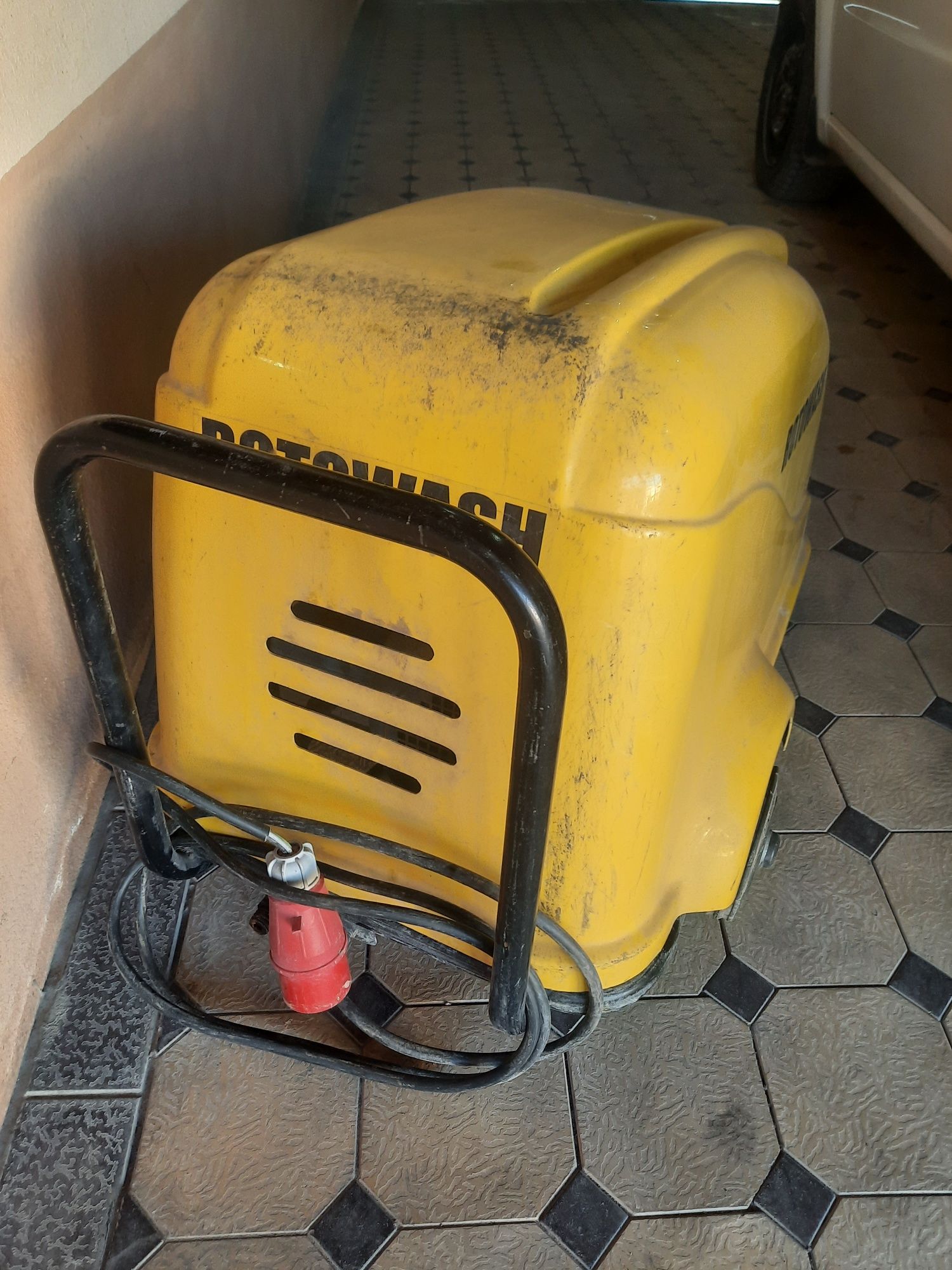 Karcher 2500 tali sotiladi