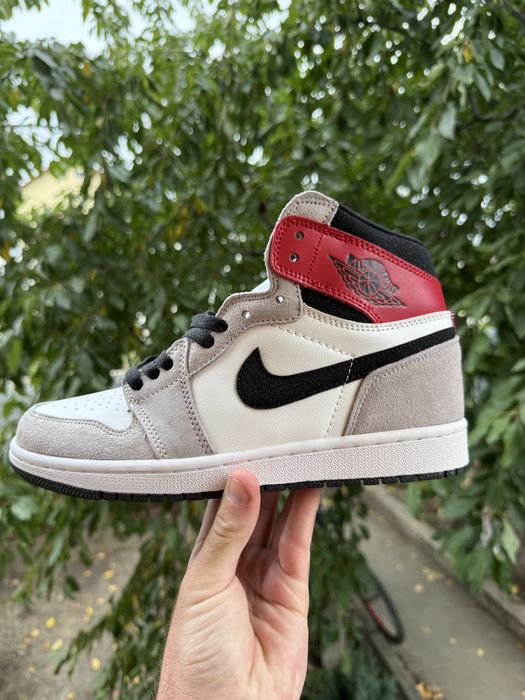 Jordan 1 High Smoke Grey marimea 41, citeste descrierea