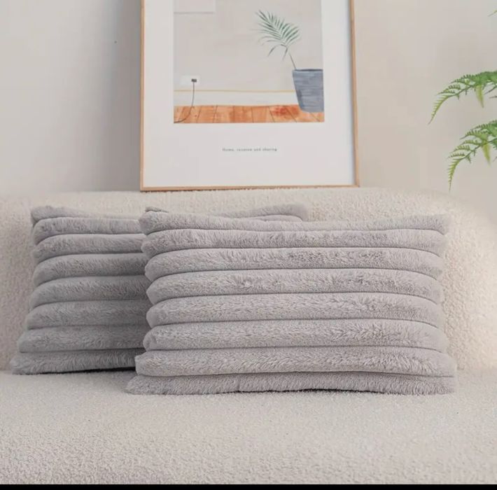 За диван възглавници нови