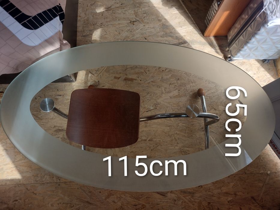 Masuta sticla pret 90 lei