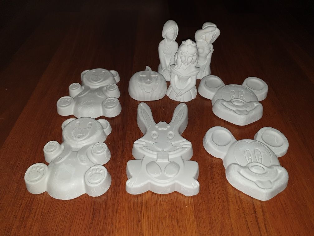 Vand 9 figurine din ipsos pentru pictat iepuras, ursulet, mickey