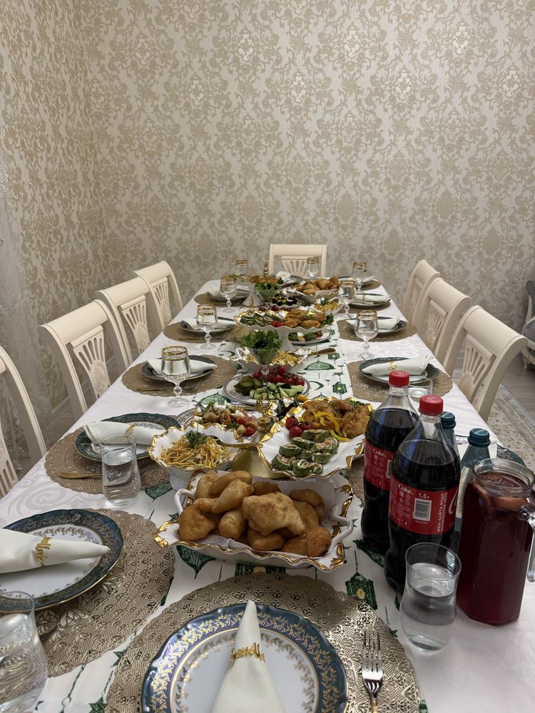 Продам стол и стулья