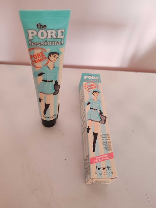 Чисто нова професионална основа за грим