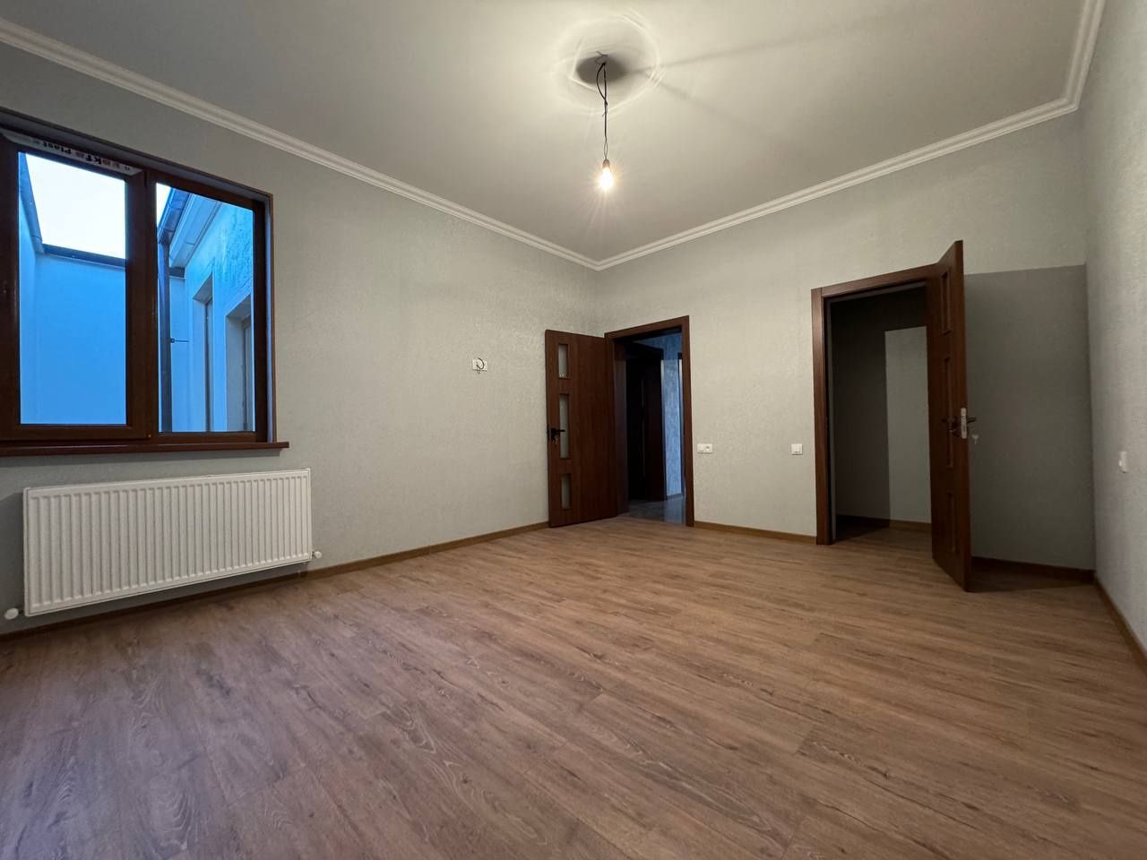 Продаётся дом 3х- комн. 1.6 сотки. Евроремонт. Кирпичный. Новый. 75 м²
