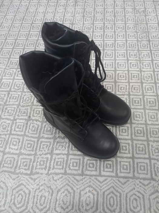 Продам берцы зима