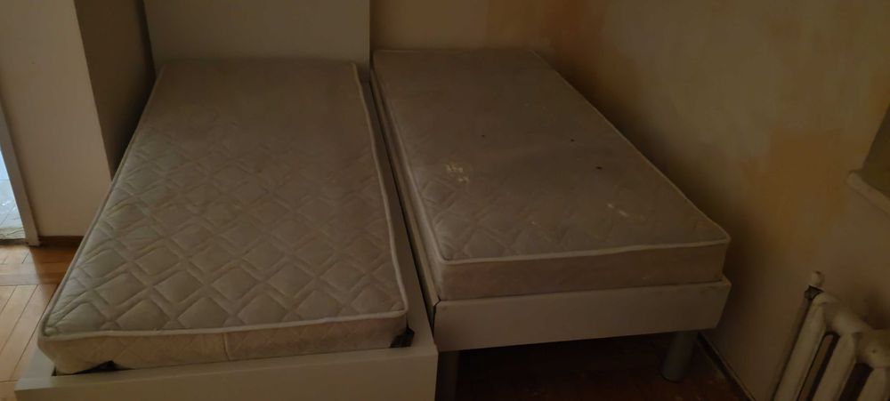Легла + матраци в добро състояние