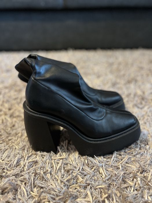 Дамски ботуши Бершка - нови с етикет