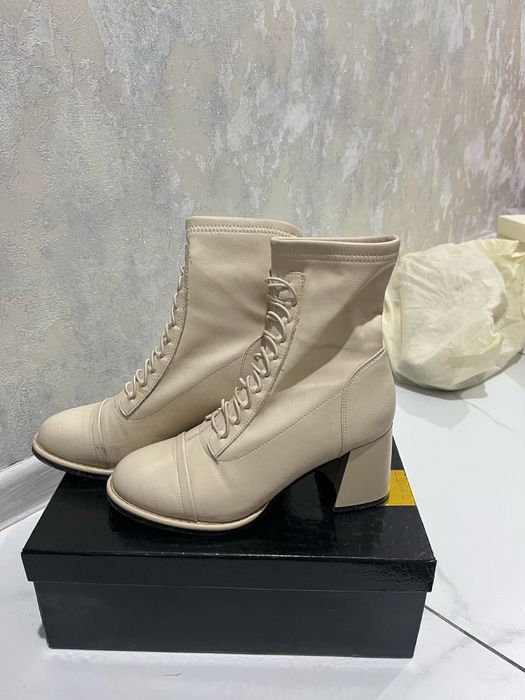 Ботинки от Josiny