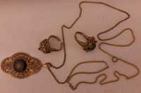 Set bijuterii vintage din bronz format din pandantiv +lantic și inele