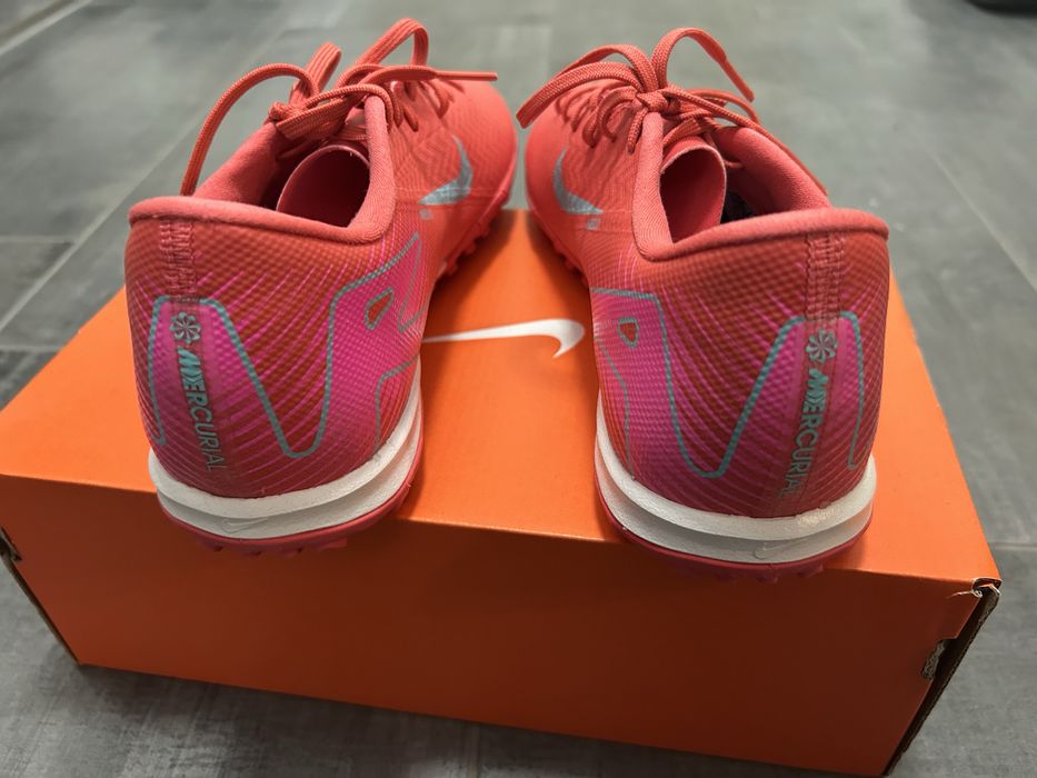 Детски Футболни стоножки(40. номер), Nike ZOOM VAPOR 16 ACADEMY