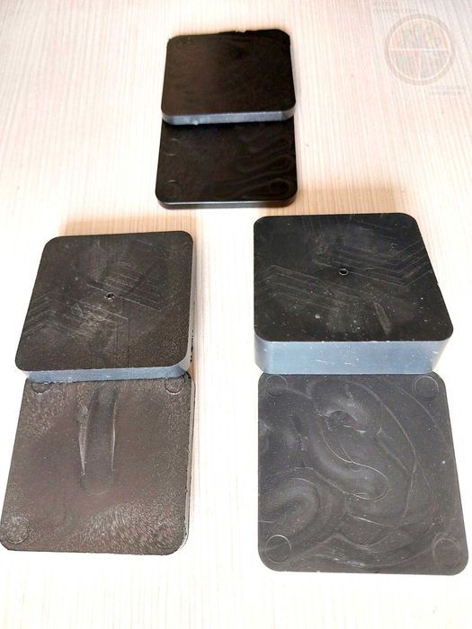 Distantier Placa Montaj din plastic foarte rezistent