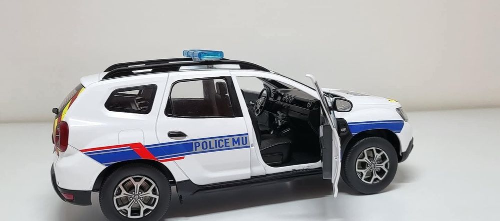 Machetă Dacia Duster 1/18 Solido