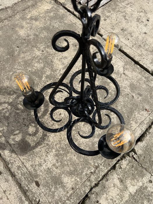 Lustră            .